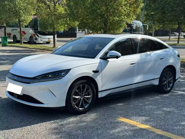 Фотография автомобиля — BYD Qin L