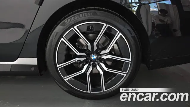 BMW 7 Series G70 — Фото автомобиля 6