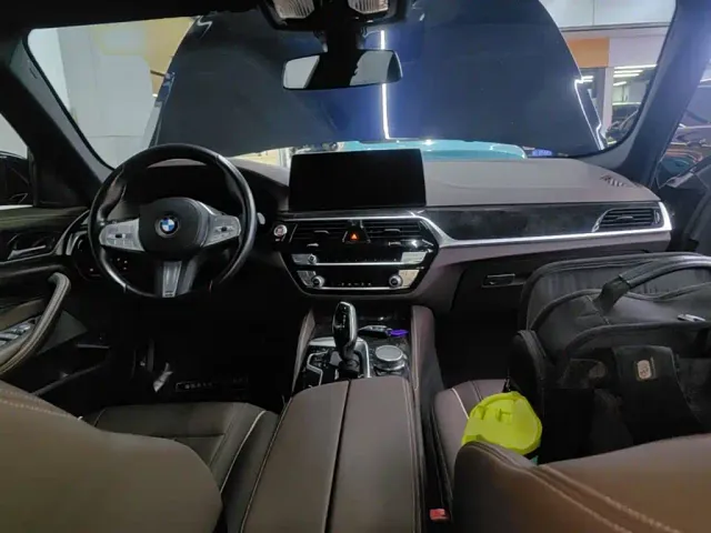 BMW 5 Series — Фото автомобиля 9
