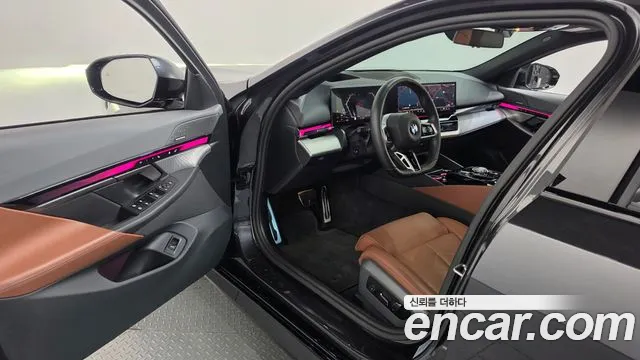 BMW 5 Series G60 — Фото автомобиля 15
