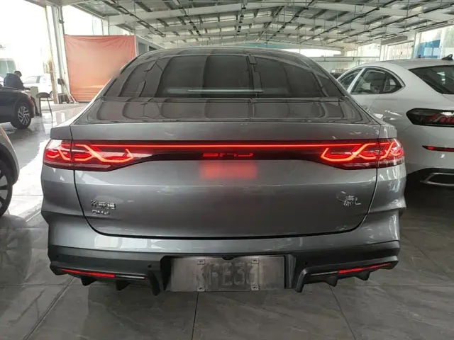 BYD Qin L — Фото автомобиля 5