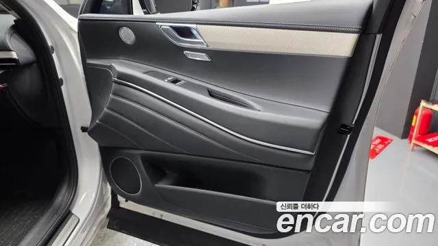 Genesis GV80 — Фото автомобиля 13