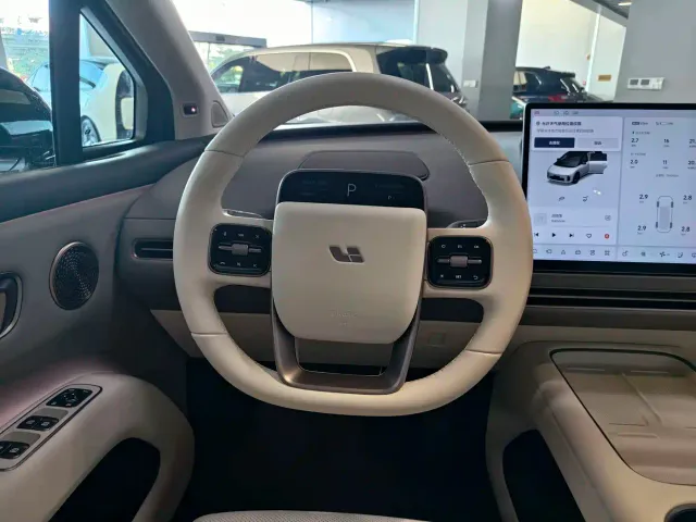 Li Auto i8 — Фото автомобиля 10