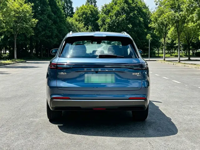 Geely Galaxy Starship 7 EM-i — Фото автомобиля 5