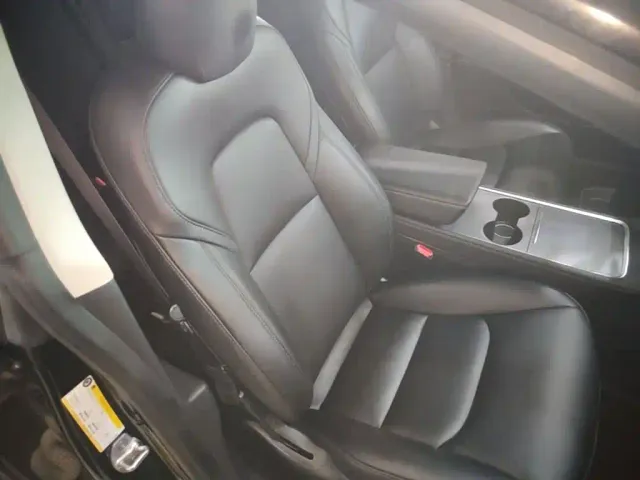 Tesla Model 3 — Фото автомобиля 24