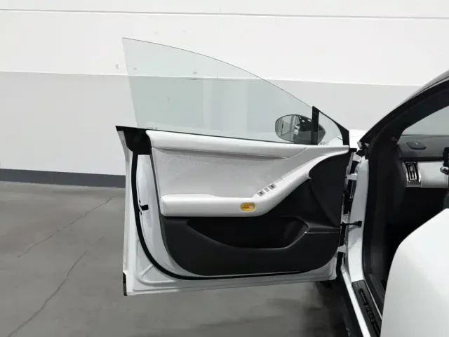 Xpeng P7+ — Фото автомобиля 8