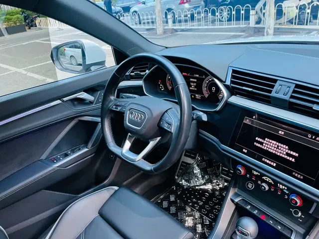 Audi Q3 — Фото автомобиля 30