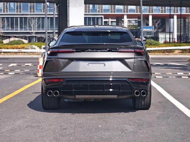 Lamborghini Urus — Фото автомобиля 6