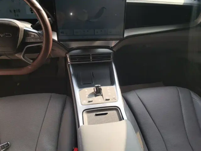BYD Seal 07 DM-i — Фото автомобиля 13