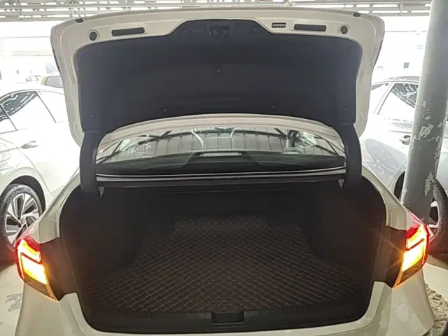 Honda Civic — Фото автомобиля 18