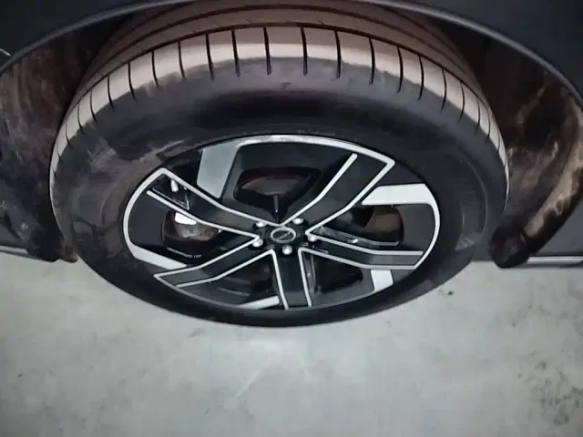 Volvo XC70 Plug-in Hybrid — Фото автомобиля 22