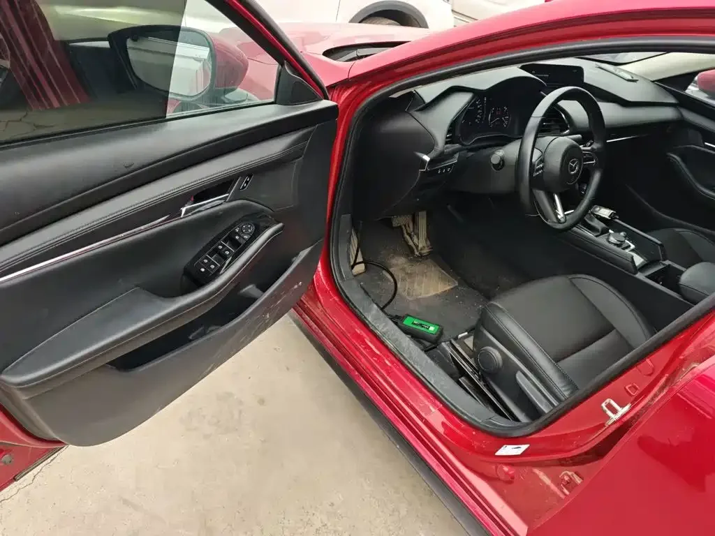 Mazda Mazda3 Axela 2021 2.0L Automatic Quality Elegance — Фото автомобиля 11