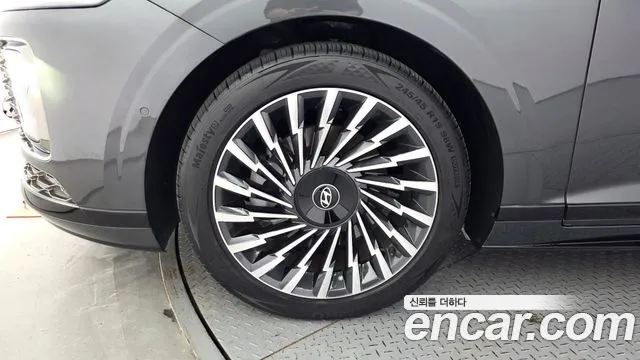 Hyundai Grandeur GN7 — Фото автомобиля 5