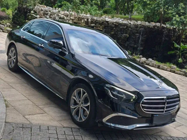 Mercedes-Benz E-Class — Фото автомобиля 7