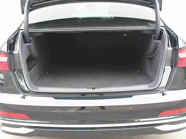 Audi A6L — Фото автомобиля 11