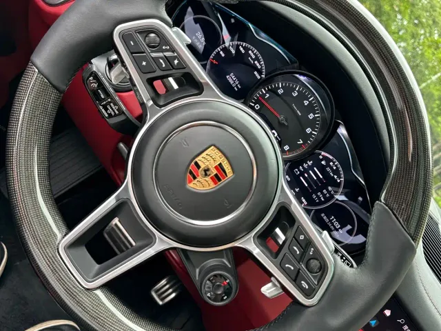Porsche Cayenne — Фото автомобиля 8