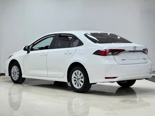 Toyota Corolla — Фото автомобиля 6