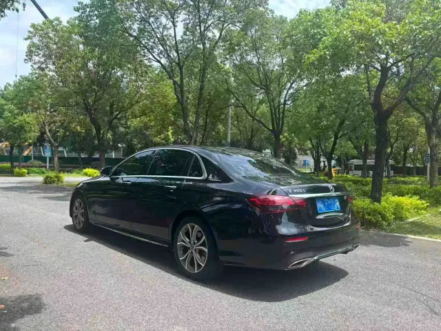 Mercedes-Benz E-Class — Фото автомобиля 6