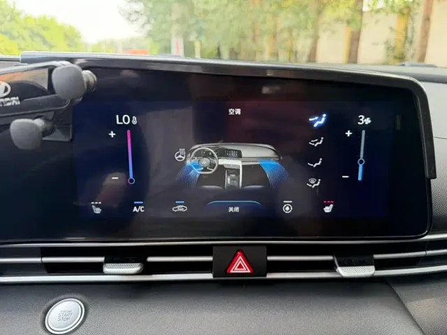 Hyundai Elantra — Фото автомобиля 9