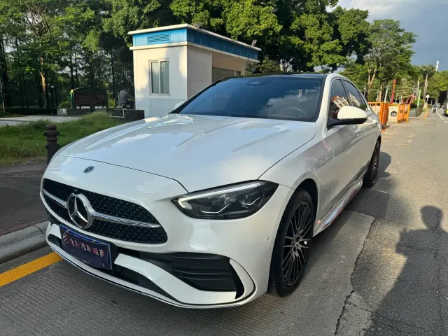 Фотография автомобиля — Mercedes-Benz C-Class