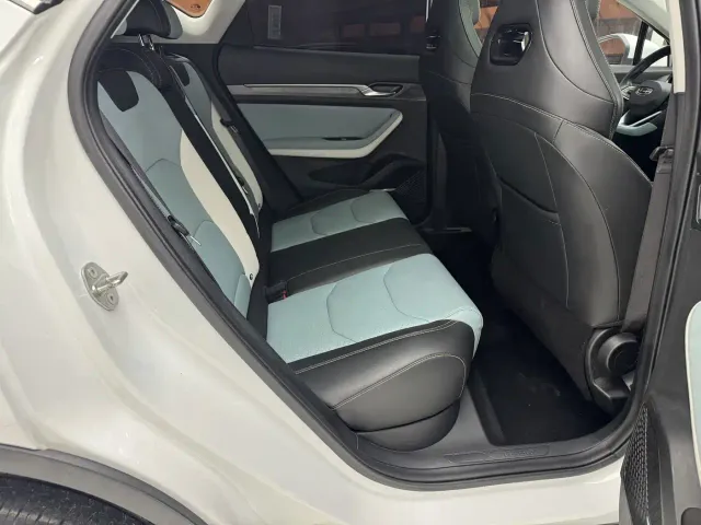 Geely Emgrand S — Фото автомобиля 22