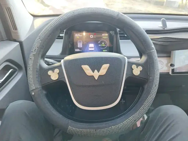 Wuling Hongguang Mini EV — Фото автомобиля 10