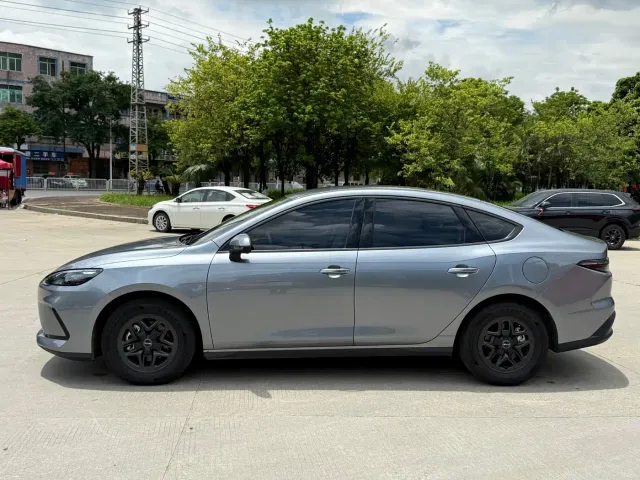 BYD Seal 05 DM-i — Фото автомобиля 18