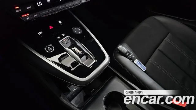 Audi Q4 e-tron F4 — Фото автомобиля 9