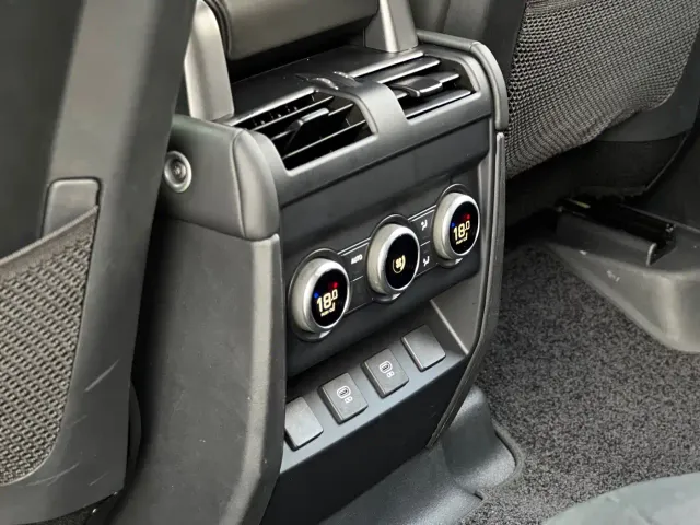 Land Rover Defender — Фото автомобиля 15