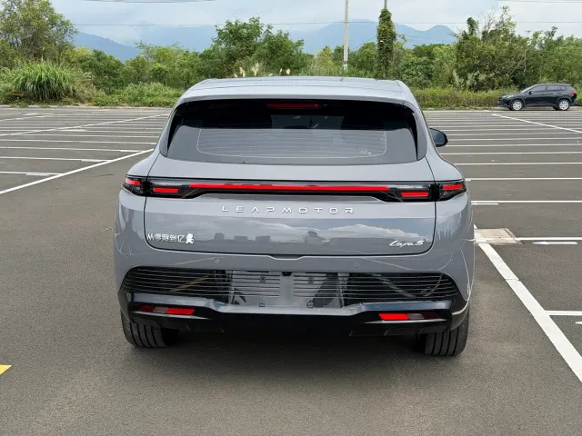 Leapmotor Lafa 5 — Фото автомобиля 20