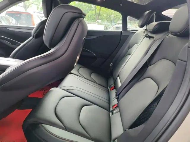 Xiaomi SU7 — Фото автомобиля 16