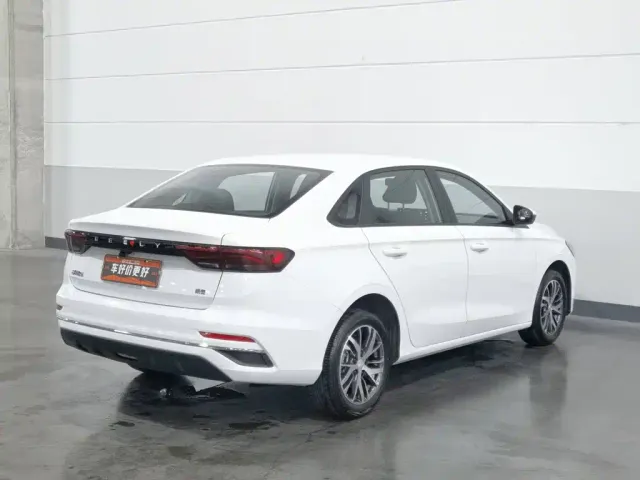 Geely Emgrand — Фото автомобиля 2