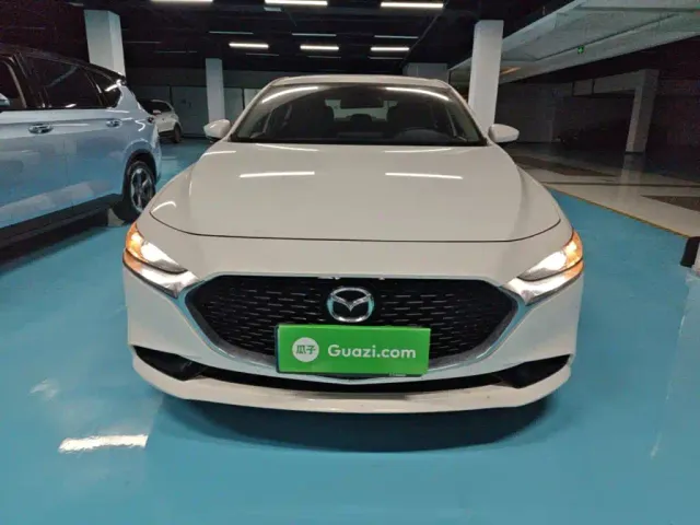 Mazda Axela — Фото автомобиля 2