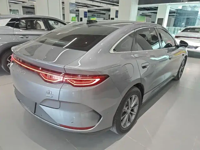 BYD Qin L — Фото автомобиля 6