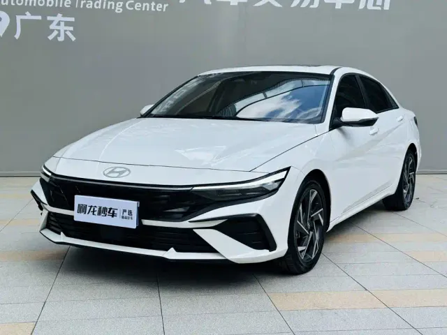 Hyundai Elantra — Фото автомобиля 17