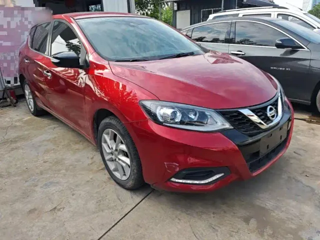 Nissan Tiida — Фото автомобиля 3