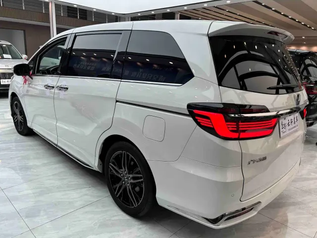 Honda Odyssey — Фото автомобиля 20
