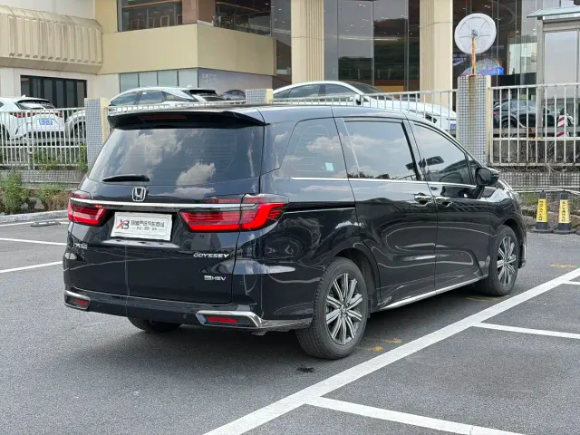 Honda Odyssey — Фото автомобиля 6