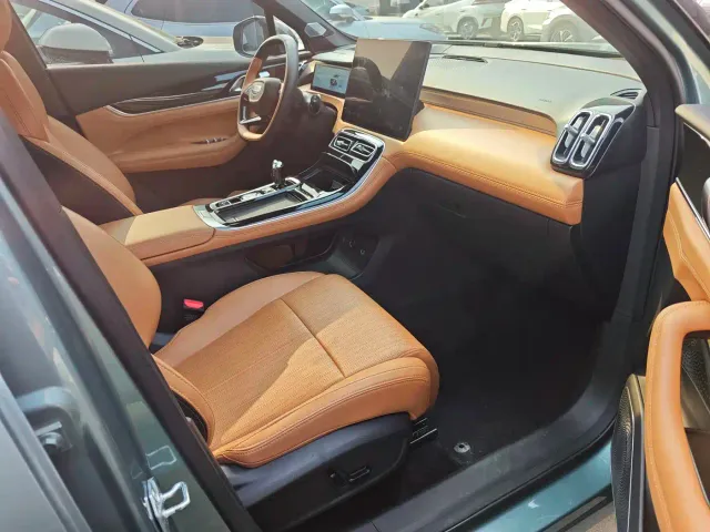 Geely Boyue L — Фото автомобиля 13