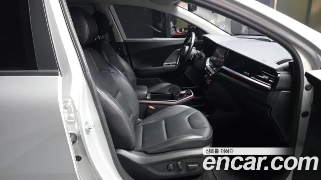 Kia Niro — Фото автомобиля 10