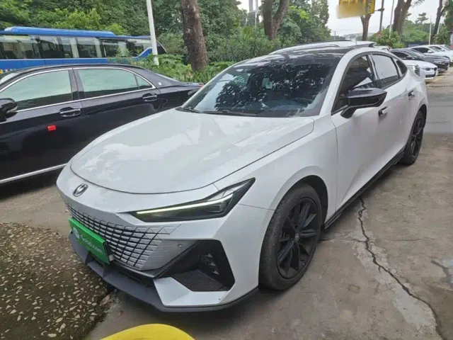 Фотография автомобиля — Changan UNI-V