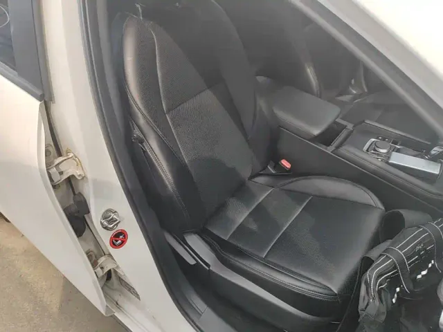 Mazda Axela — Фото автомобиля 24