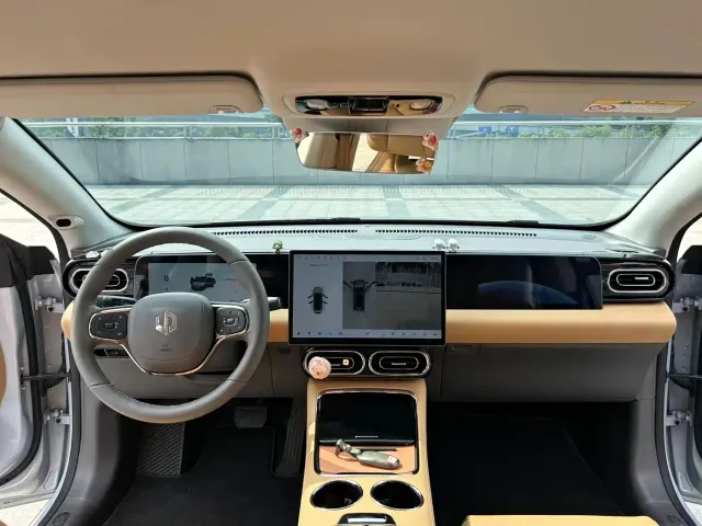 Leapmotor C01 — Фото автомобиля 12