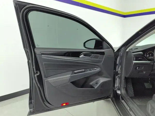 Volkswagen Passat — Фото автомобиля 7