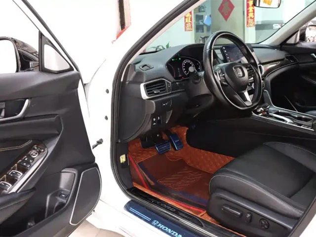Honda Accord — Фото автомобиля 9