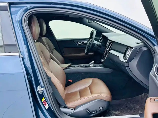 Volvo S60 — Фото автомобиля 8