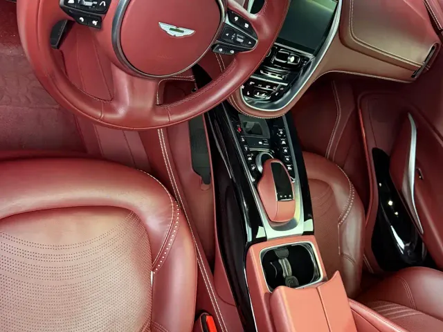 Aston Martin DBX — Фото автомобиля 8