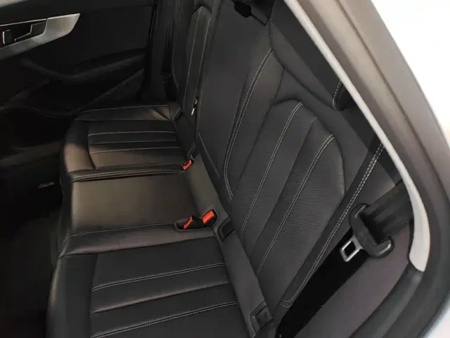 Audi A4L — Фото автомобиля 16