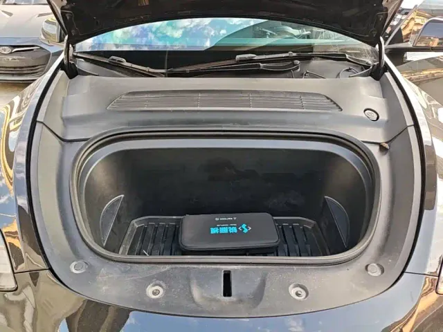 Tesla Model Y — Фото автомобиля 19