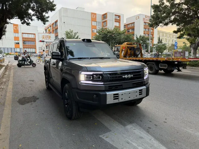 BYD FangChengBao Leopard 5 — Фото автомобиля 3